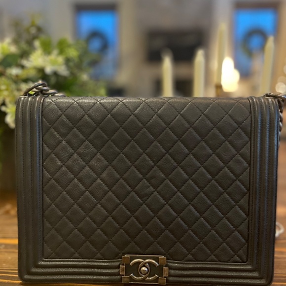 Large Chanel Boy bag like new! - Picture 2 of 4
